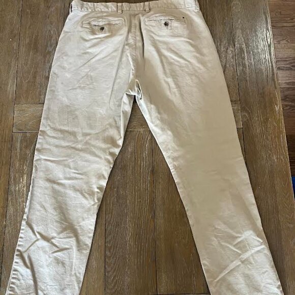 Tommy Hilfiger Khaki's - Picture 2 of 2